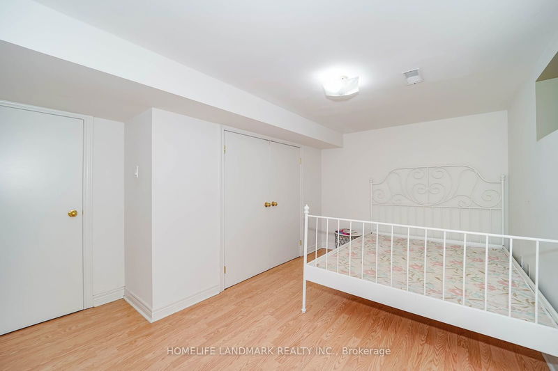 80 Kingslake Rd  Toronto, M2J 3E5 | Image 11