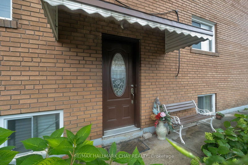 163 Saint Clarens Ave  Toronto, M6K 2S9 | Image 25