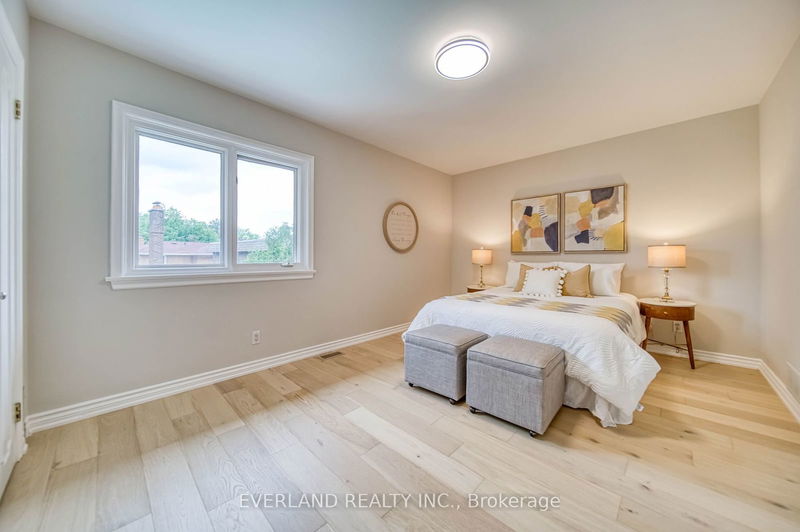 8 Elliotwood Crt  Toronto, M2L 2P9 | Image 35