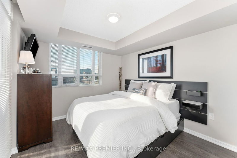  814 - 125 Western Battery Rd  Toronto, M6K 3R8 | Image 16