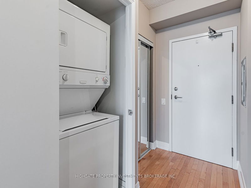  2108 - 21 Carlton St  Toronto, M5B 1L3 | Image 20