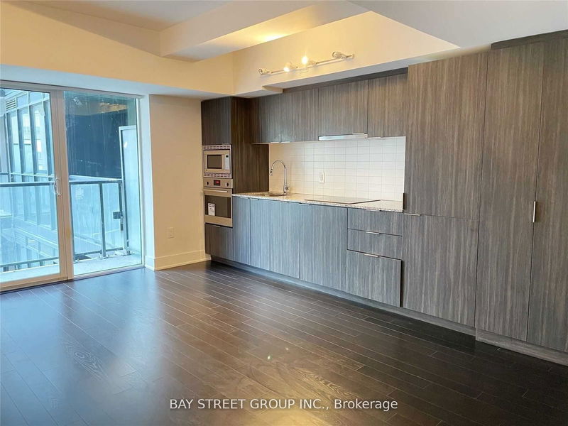home for lease on 502-955 Bay Street