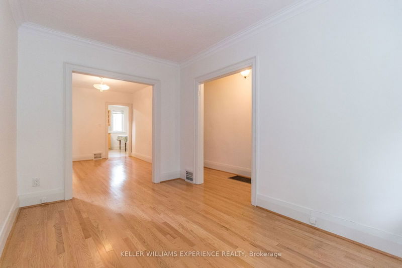 290 Arlington Ave  Toronto, M6C 2Z7 | Image 5