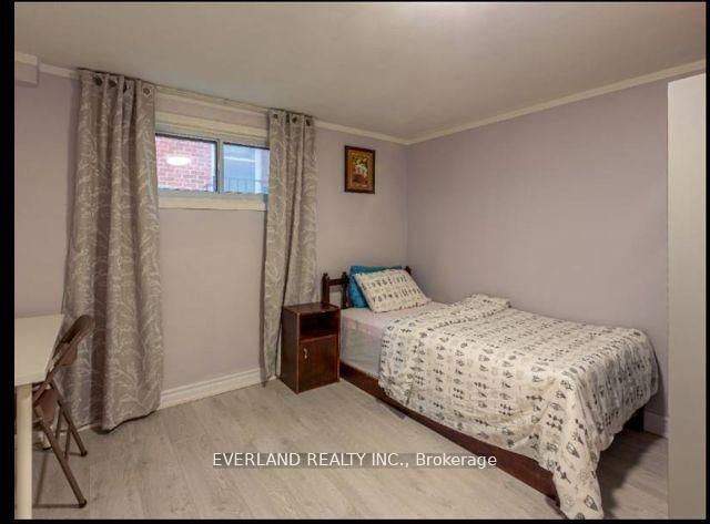 home for lease on lower l-218 Fairglen Avenue