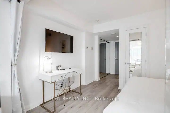  2910 - 155 Yorkville Ave  Toronto, M5R 0B4 | Image 3