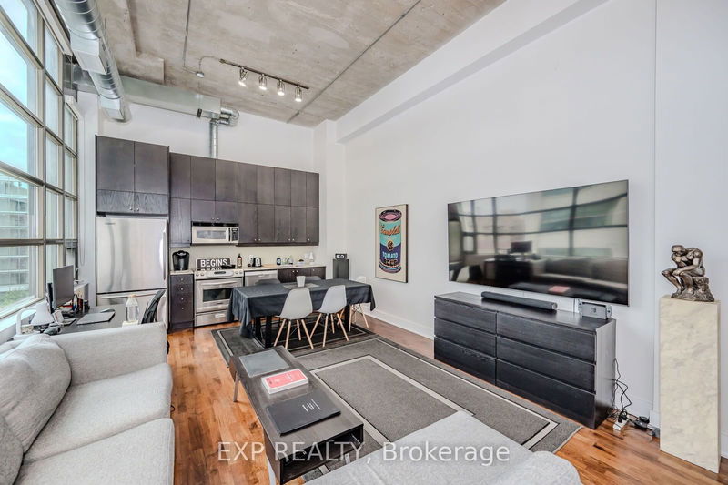  403 - 637 Lake Shore Blvd W Toronto, M5V 3J6 | Image 10