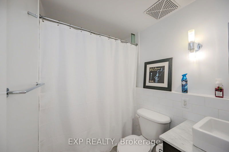  403 - 637 Lake Shore Blvd W Toronto, M5V 3J6 | Image 18