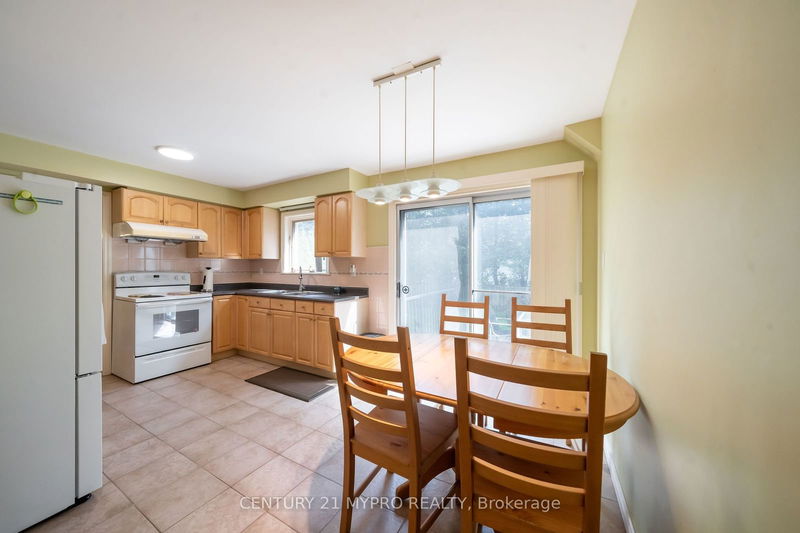 195 Banbury Rd  Toronto, M3B 3C6 | Image 13