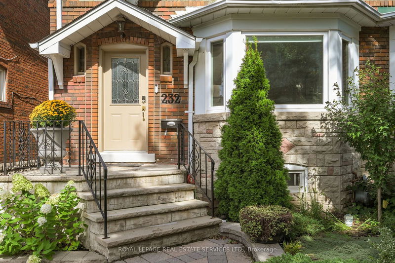 232 Fairlawn Ave  Toronto, M5M 1T1 | Image 3