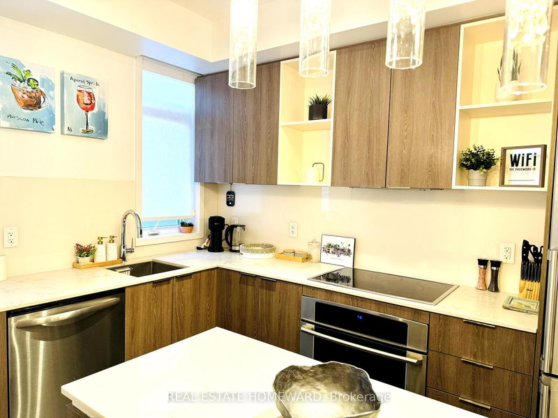 17 St. Bartholomew St, Toronto, M5A 0A3 | Image 3