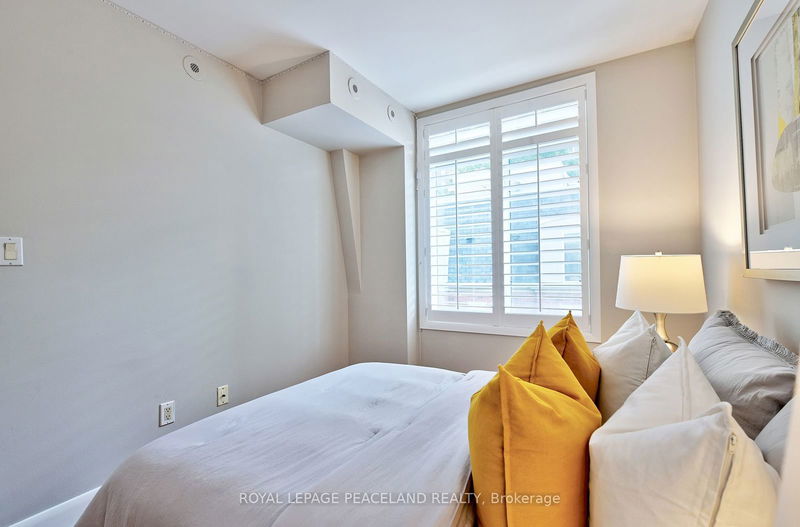  366 - 415 Jarvis St  Toronto, M4Y 3C1 | Image 16