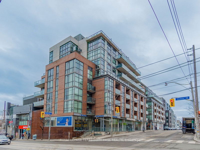 home for lease on 208-2 Gladstone Avenue