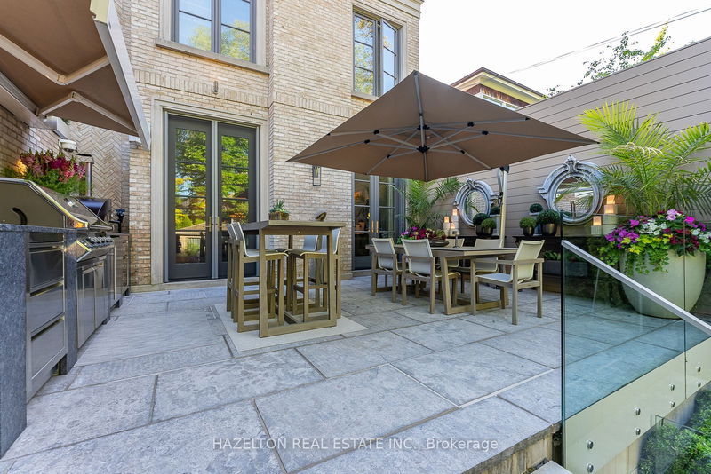 9 Parkwood Ave  Toronto, M4V 2W9 | Image 11