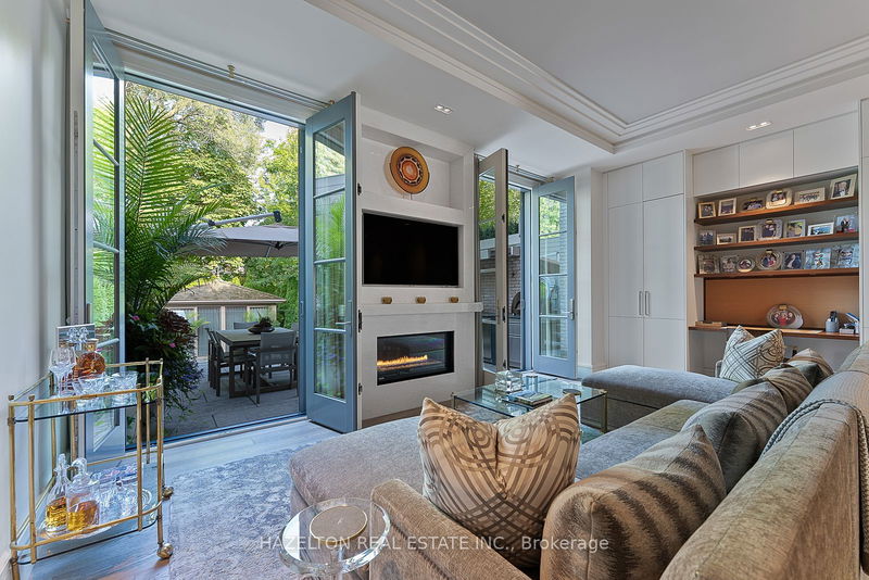 9 Parkwood Ave  Toronto, M4V 2W9 | Image 9