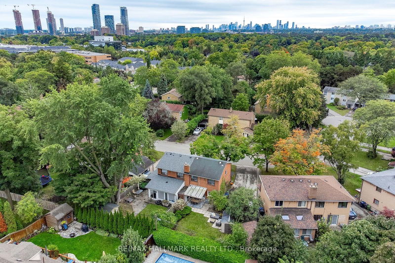 7 Veery Pl  Toronto, M3C 2C9 | Image 37