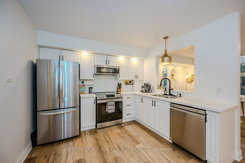  521 - 10 Douro St  Toronto, M6K 3M4 | Image 12