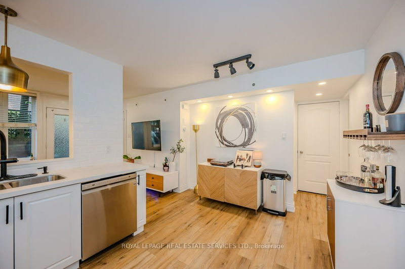  521 - 10 Douro St  Toronto, M6K 3M4 | Image 14