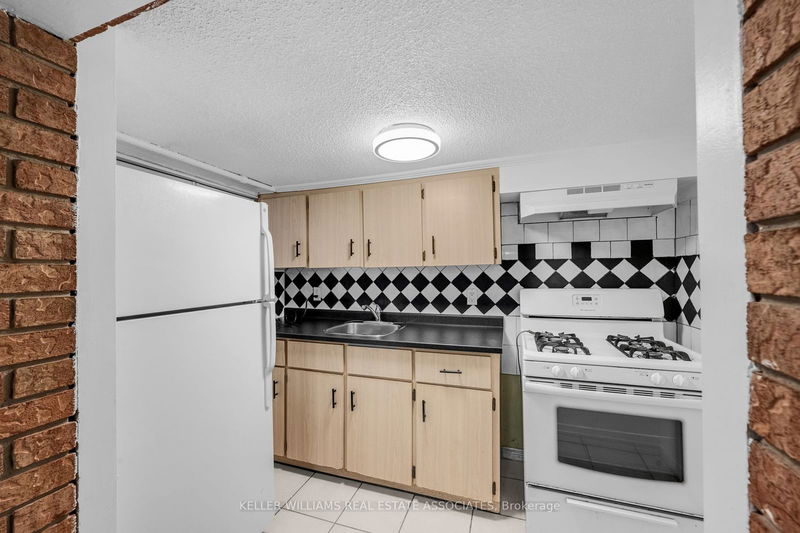 485 Lauder Ave  Toronto, M6E 3J3 | Image 22