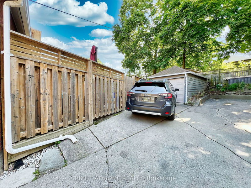 47 Elwood Blvd  Toronto, M4R 1B8 | Image 34