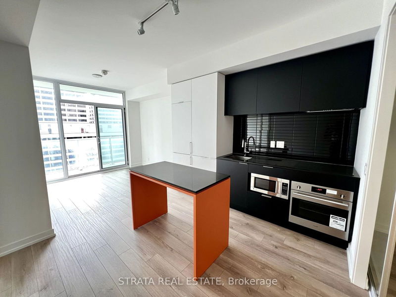 home for lease on 1507-33 Helendale Avenue