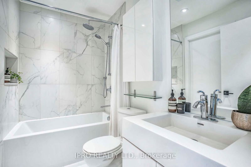  2102 - 112 George St  Toronto, M5A 2M5 | Image 9