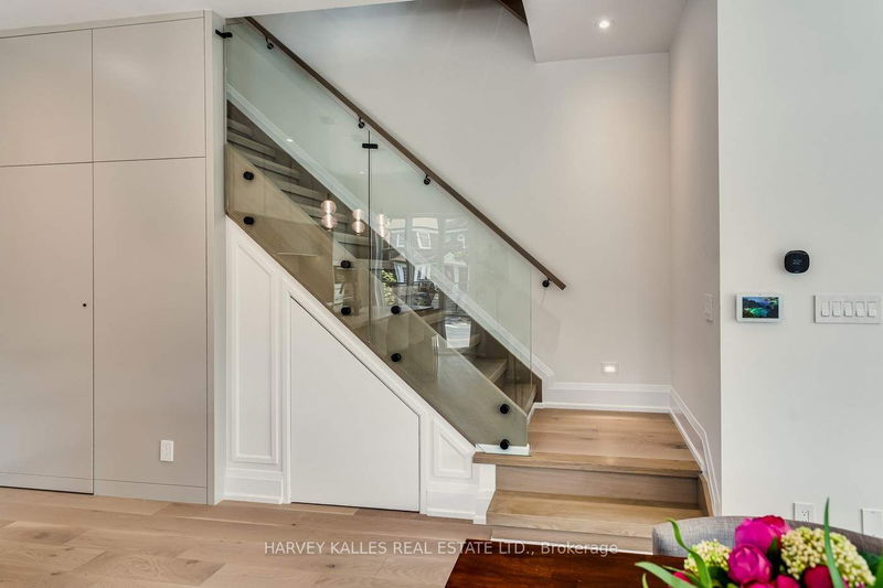 372 Briar Hill Ave  Toronto, M4R 1J2 | Image 19