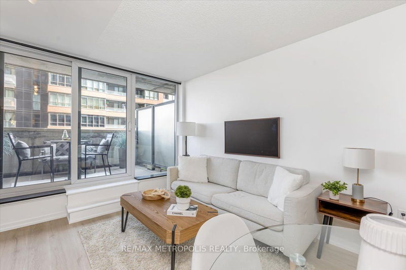  906E - 36 Lisgar St  Toronto, M6J 0C7 | Image 1