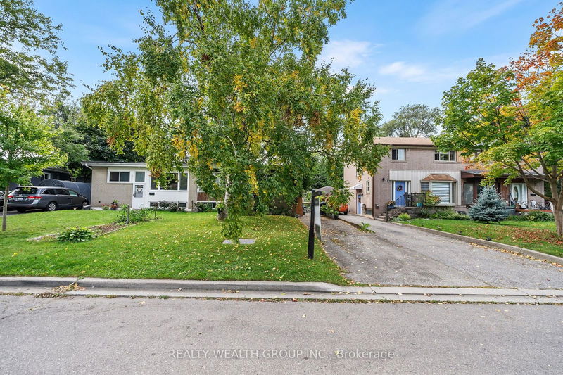 5 Pynford Cres  Toronto, M3A 1W7 | Image 3