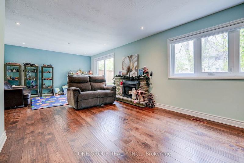 25 Greenyards Dr  Toronto, M2M 2R7 | Image 30