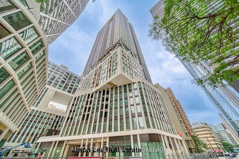 home for lease on 2802-238 Simcoe Street
