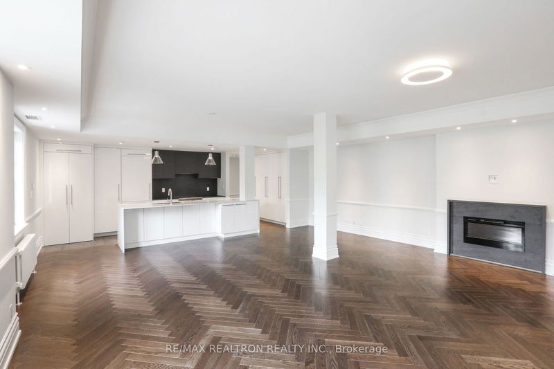 home for lease on 305-2 Clarendon Avenue