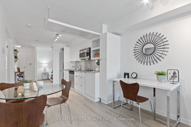  652 - 111 Elizabeth St  Toronto, M5G 1P7 | Image 11