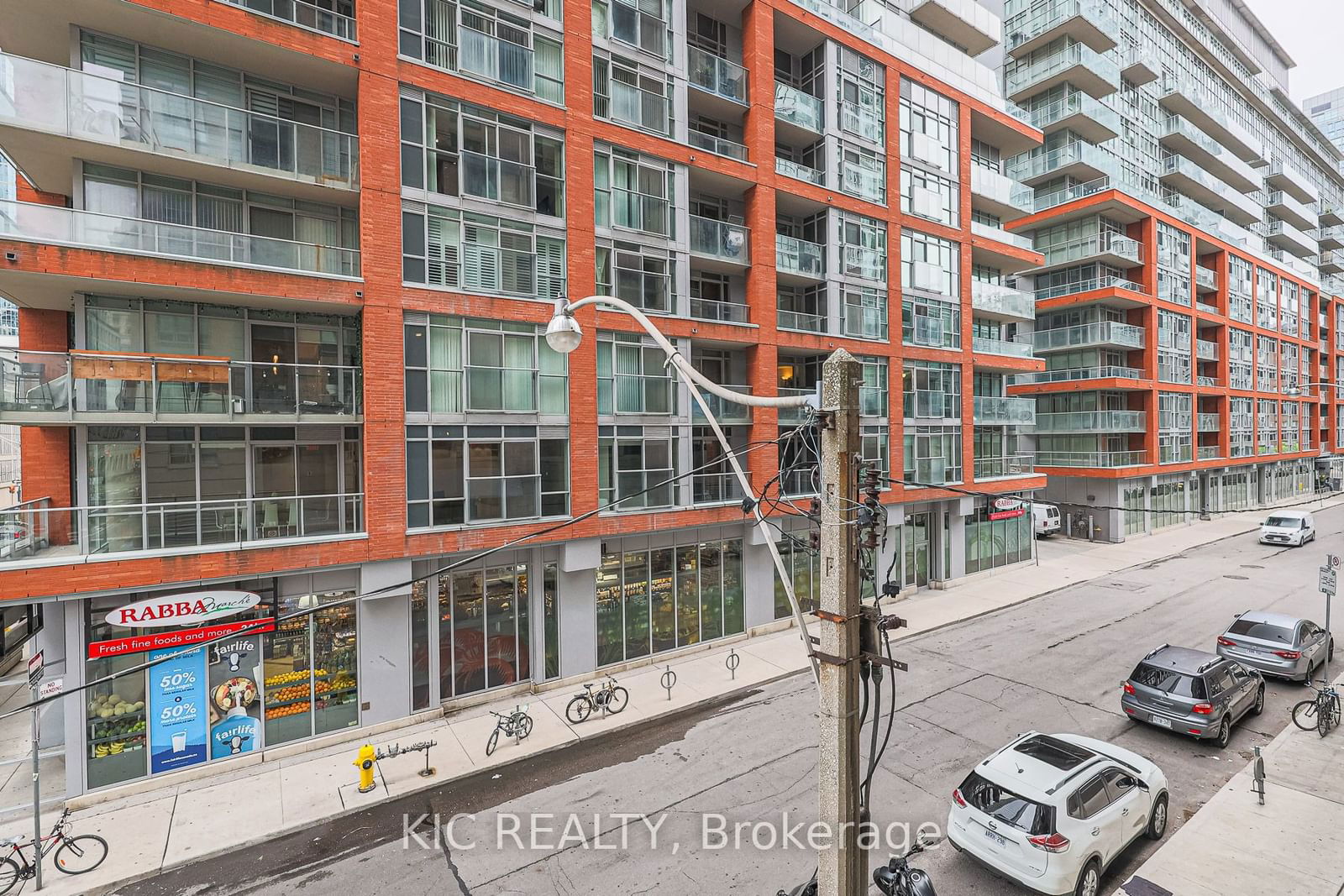 Condo sold at 215-140 SIMCOE Street, Toronto, Waterfront Communities C1, L1G 4S7 - MLS: C9375582