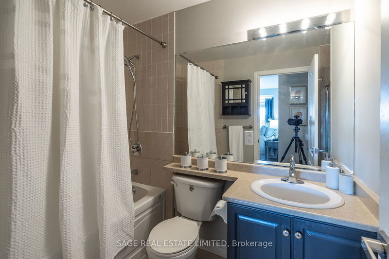  407 - 2 Edith Dr  Toronto, M4R 2H7 | Image 21