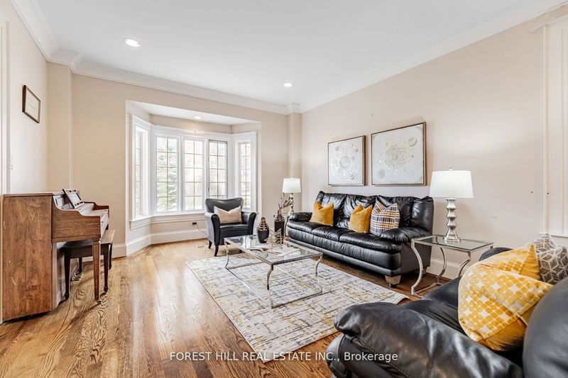 57 Rollscourt Dr  Toronto, M2L 1X6 | Image 4