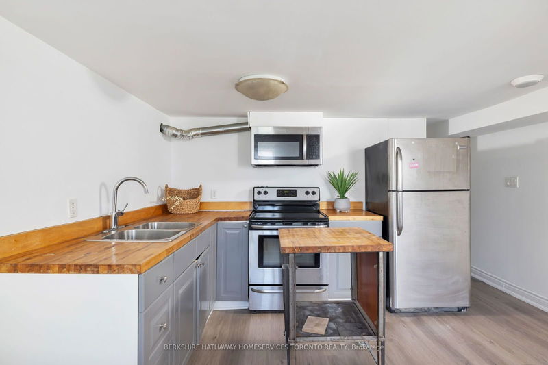 355 Lansdowne Ave  Toronto, M6H 3Y2 | Image 25