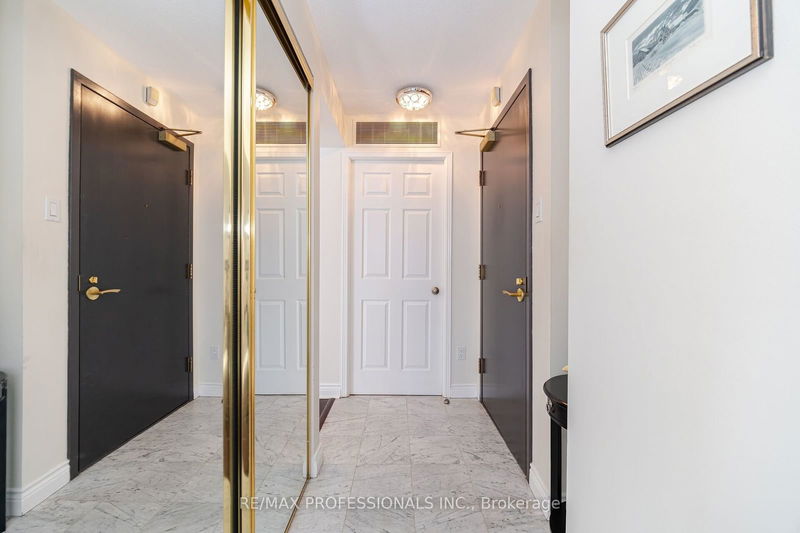  301 - 7 Broadway Ave  Toronto, M4P 3C5 | Image 3