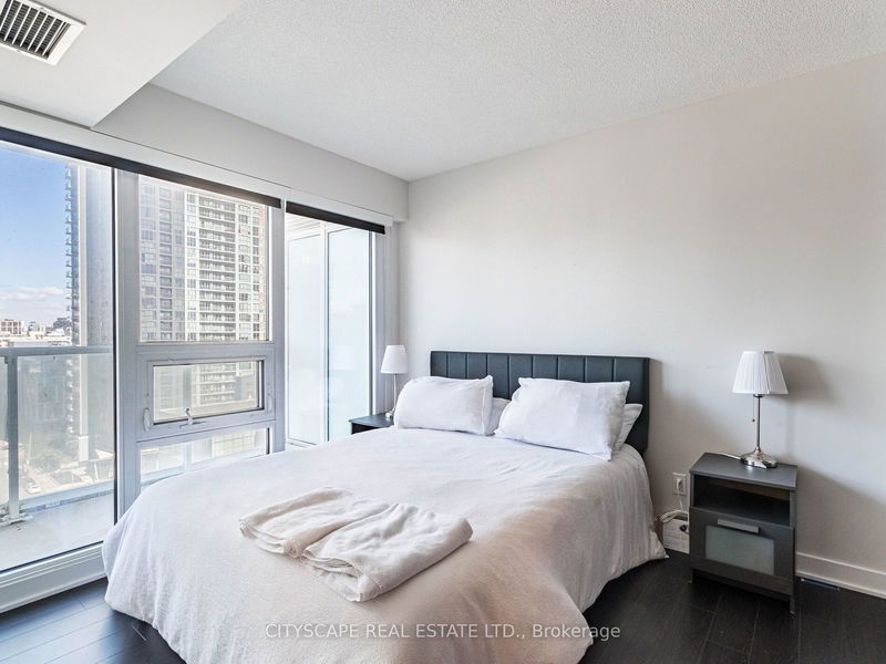  1509 - 17 Bathurst St  Toronto, M5V 0N1 | Image 22