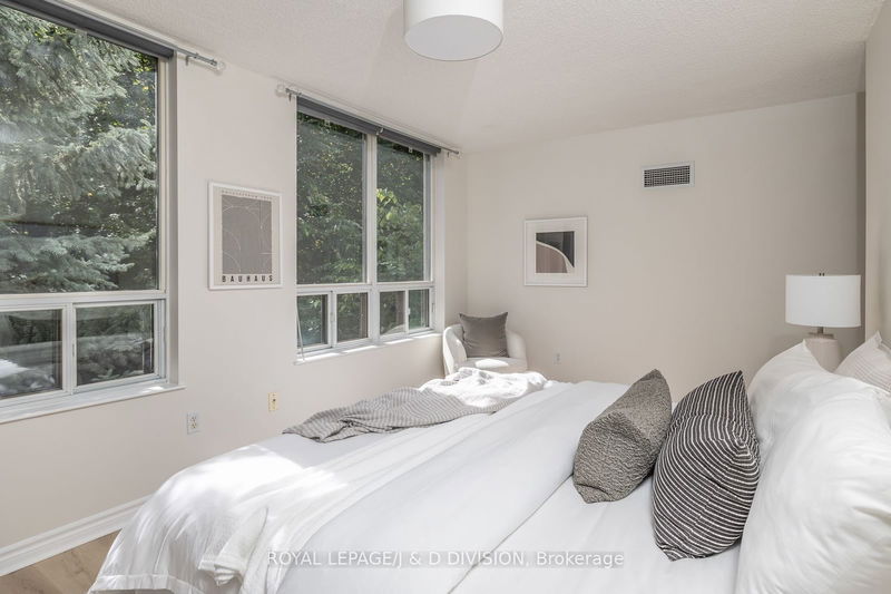  216 - 253 Merton St  Toronto, M4S 3H2 | Image 24