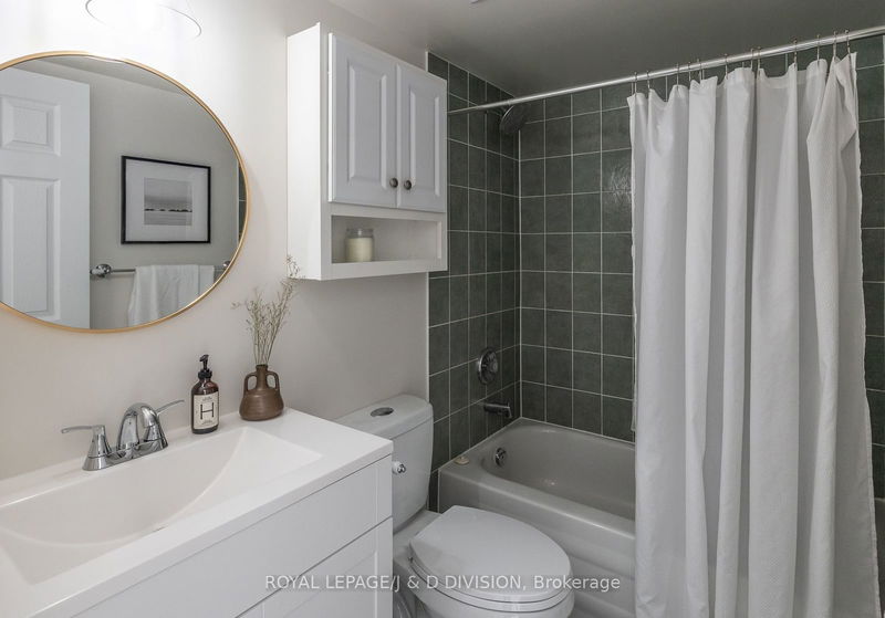  216 - 253 Merton St  Toronto, M4S 3H2 | Image 25