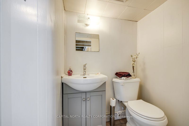 63 Glengarry Ave  Toronto, M5M 1C8 | Image 23