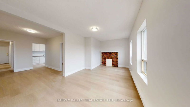home for lease on 7-98 Northcliffe Boulevard