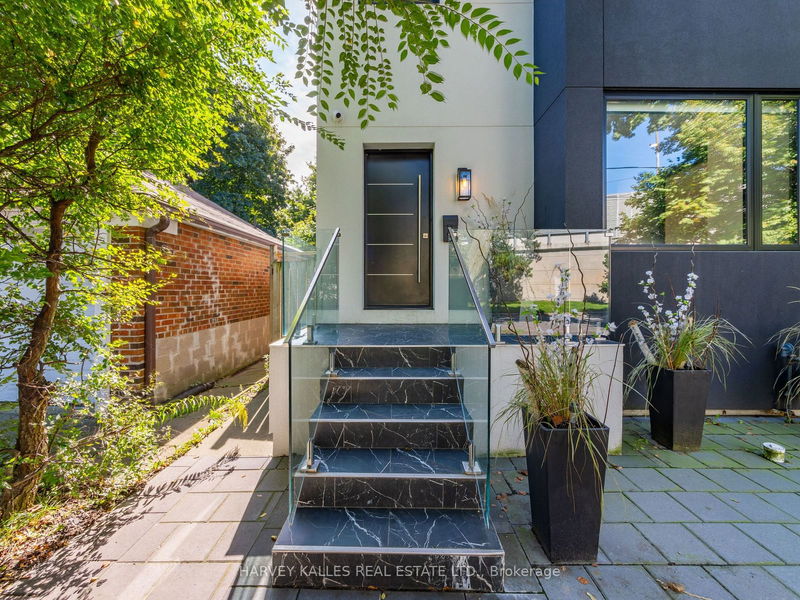 103 Burncrest Dr  Toronto, M5M 2Z6 | Image 3