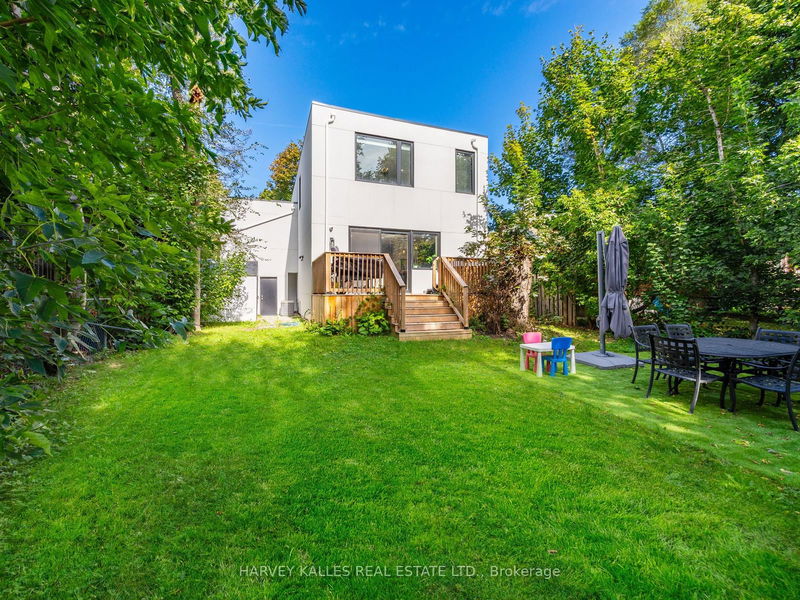 103 Burncrest Dr  Toronto, M5M 2Z6 | Image 37