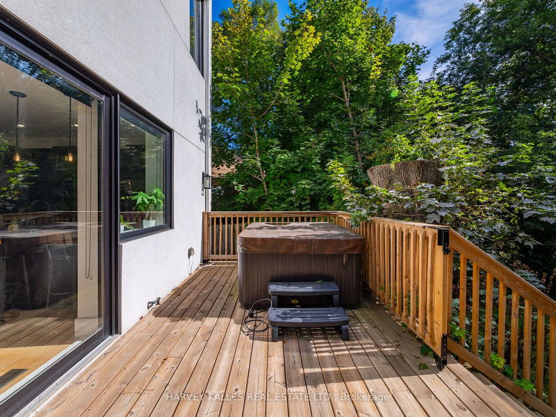 103 Burncrest Dr  Toronto, M5M 2Z6 | Image 40