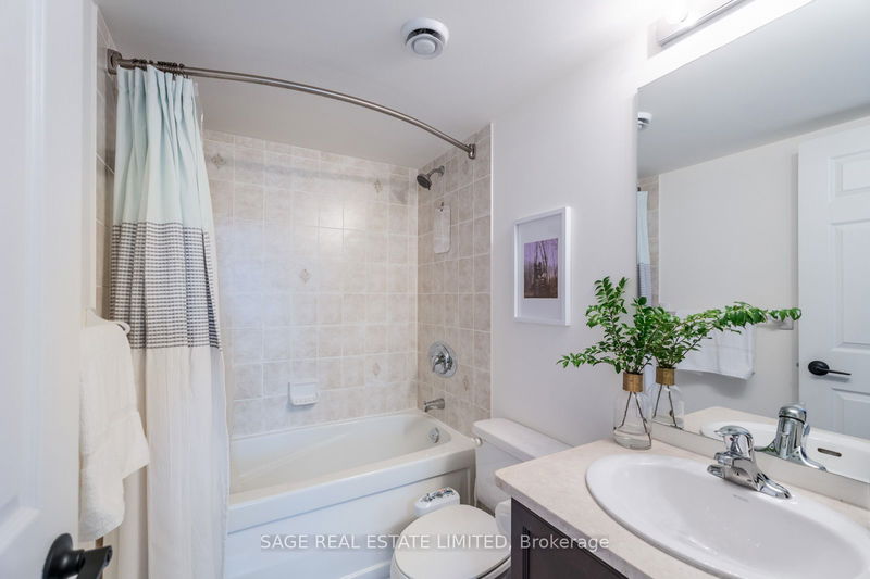  3611 - 30 Grand Trunk Cres  Toronto, M5J 3A4 | Image 14