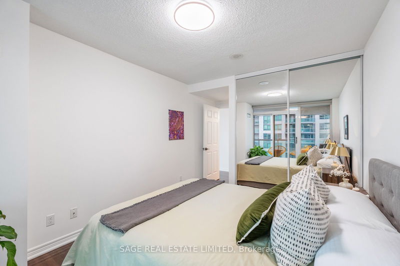  3611 - 30 Grand Trunk Cres  Toronto, M5J 3A4 | Image 17