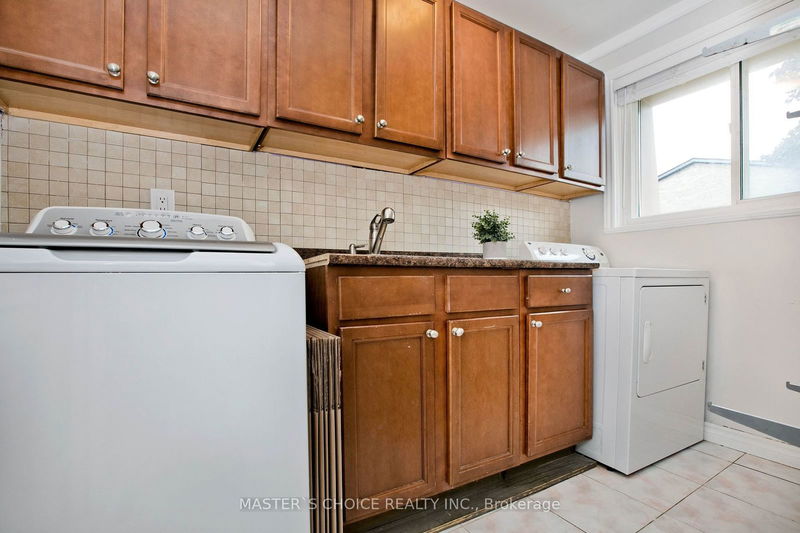 34 Water Wheel Way  Toronto, M2H 3E4 | Image 9