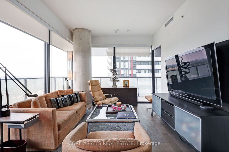 home for lease on 3004-161 Roehampton Avenue