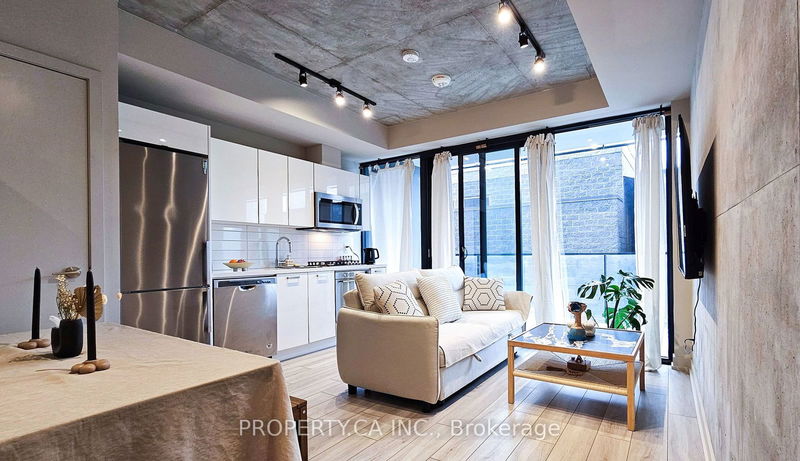 home for lease on 408-458 Richmond Street W